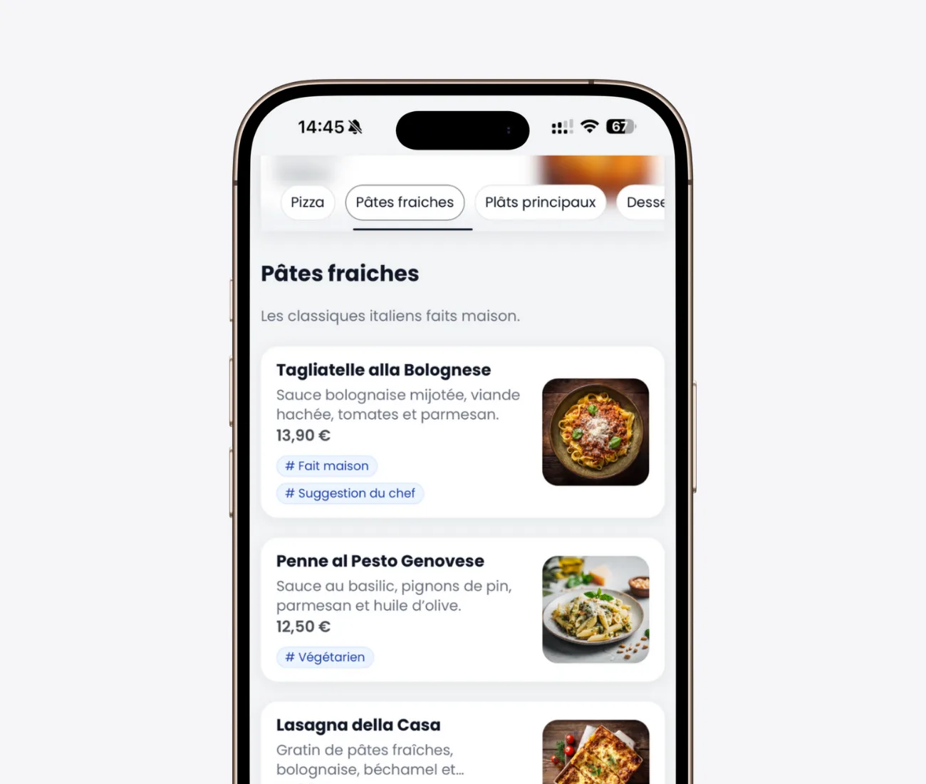 Smartphone affichant un menu digital de restaurant avec des plats de pâtes et des options de commande